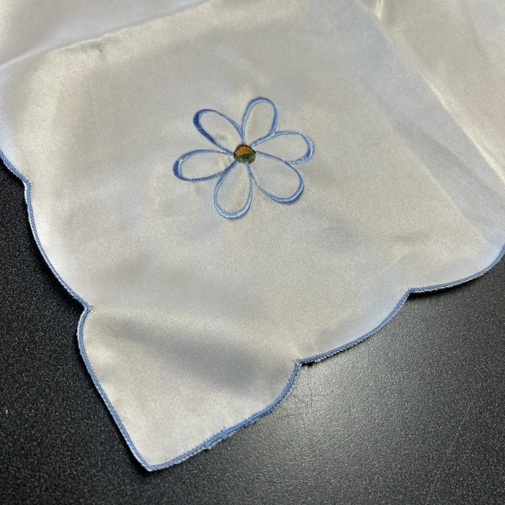 Vintage Embroidered Daisy Hankie Blue Stitching Satin Scalloped Hem Cottage Core